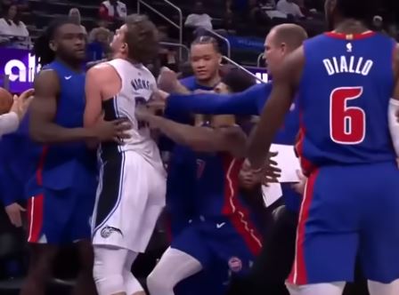 Eleven players slap with suspension after Magic-Piston brawl