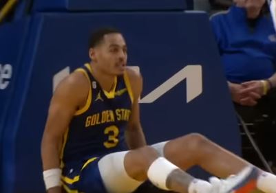 In a much-anticipated NBA rivals week, Golden State faced off against the gritty Memphis Grizzlies and Jordan Poole may have caused Stephen Curry to get ejected, but he bounced back by hitting the game-winner for the Warriors. Up by two with less than two minutes left, Poole decided to release a 30-footer off a huge offensive rebound by Donte DiVincenzo with still 12 seconds left on the shot clock. Curry, who was asking for the ball, got frustrated on the shot that he threw his mouthpiece on the floor while going back to defense and with the referee in front of him, the two-time MVP got slapped with a technical and ejection in a clutch-situation game. But despite missing their best player, Klay Thompson made a huge triple off Poole's assist to give the Warriors up with 14.1 seconds. Brnadon Clark though, tied the game off a beautiful setup from Ja Morant. Thompson missed the following shot but the Warriors grabbed an offensive rebound that paved the way to an inbound game-winning play as Poole went backdoor for the layup. He finished with 21 points while Thompson had 24. Curry top scored with 34 points. With the win, the Warriors are now 2-0 against the Grizzlies in the regular season.